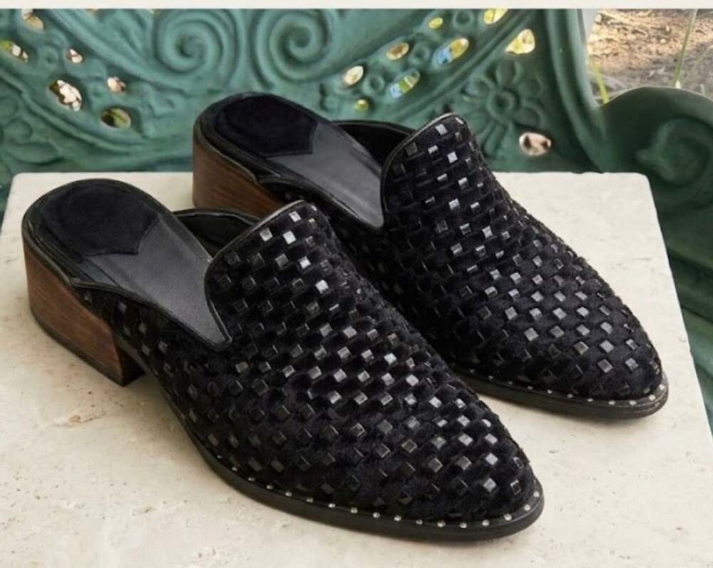 Vintage Artisanal Handwoven Black Leather Studded Mules - Made in Argentina - Si